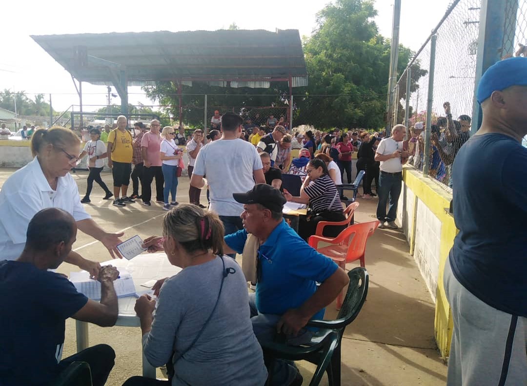 Votación en la parroquia Carmen Herrera de Cabimas