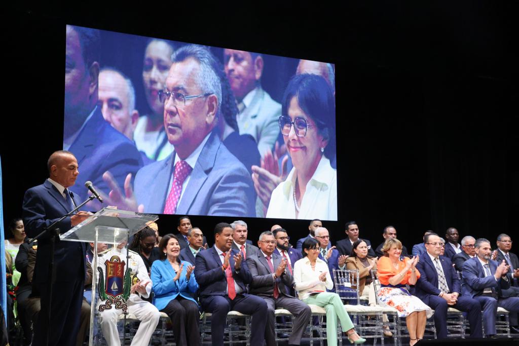 Delcy Rodríguez autoridades del estado Zulia