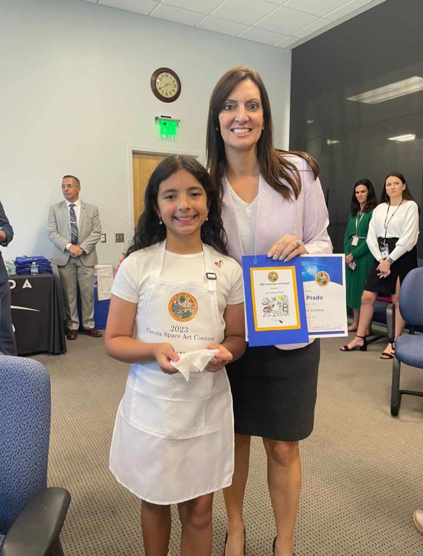 Niña cabimense obtiene premiación en concurso de arte en Florida