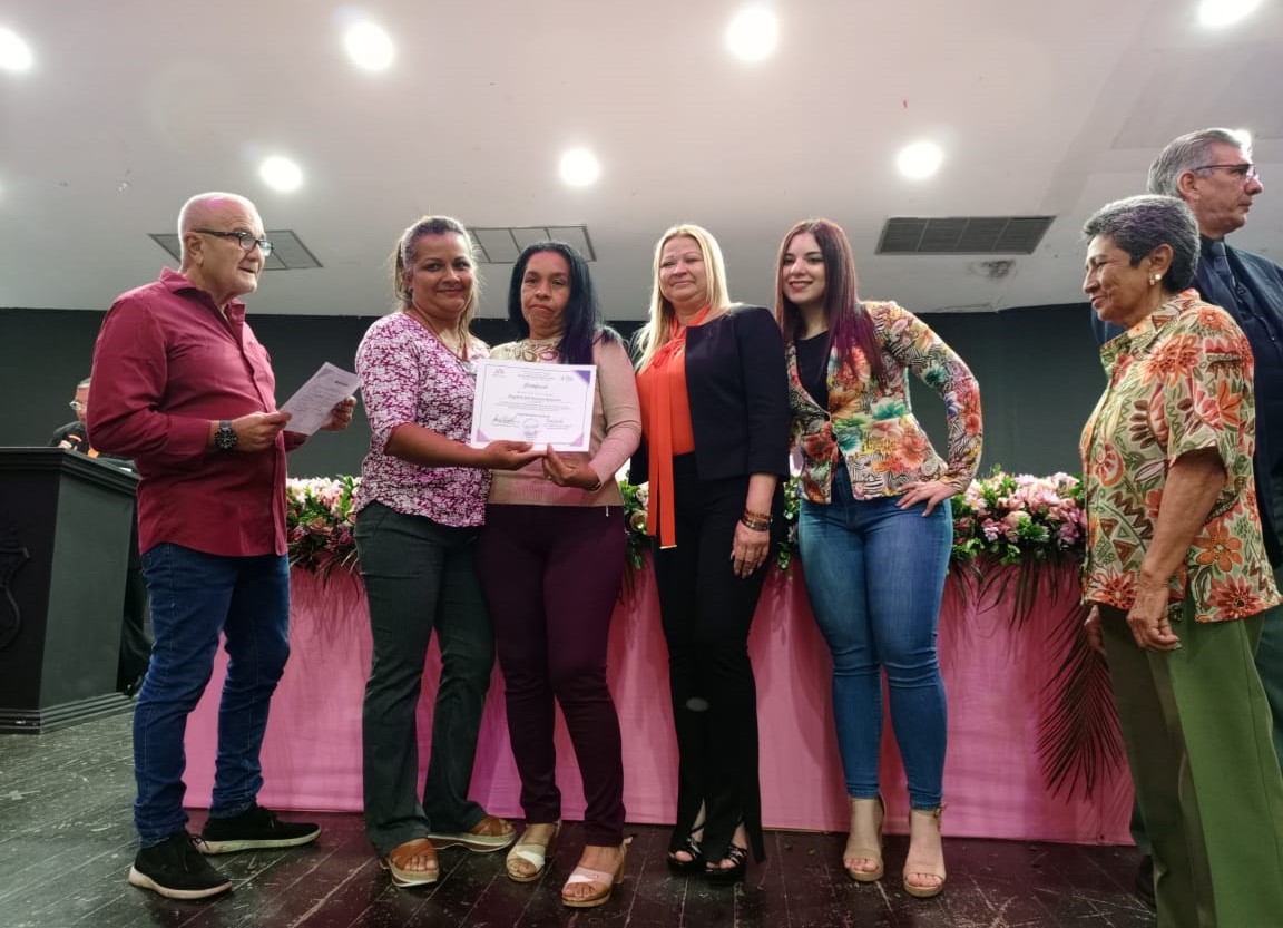 Programa de Formación de Immujer  mil personas