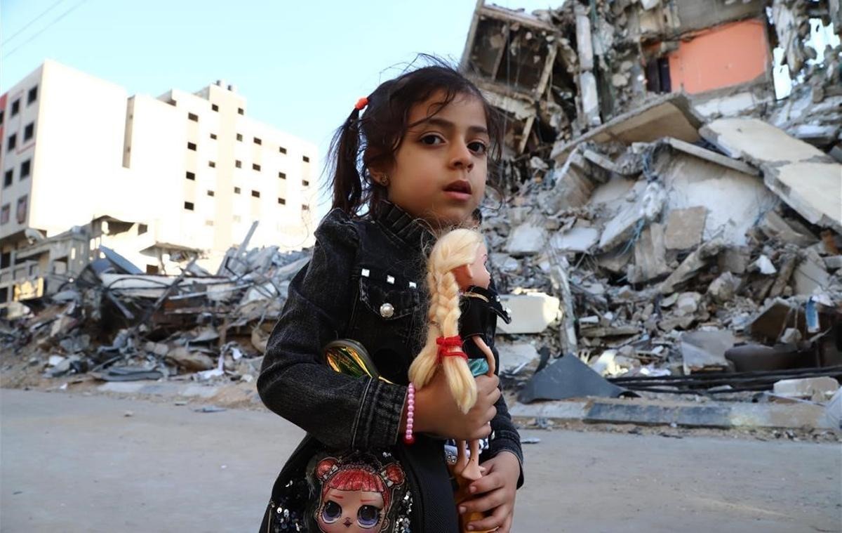 Van más de 10.800 muertos por bombardeos en Gaza