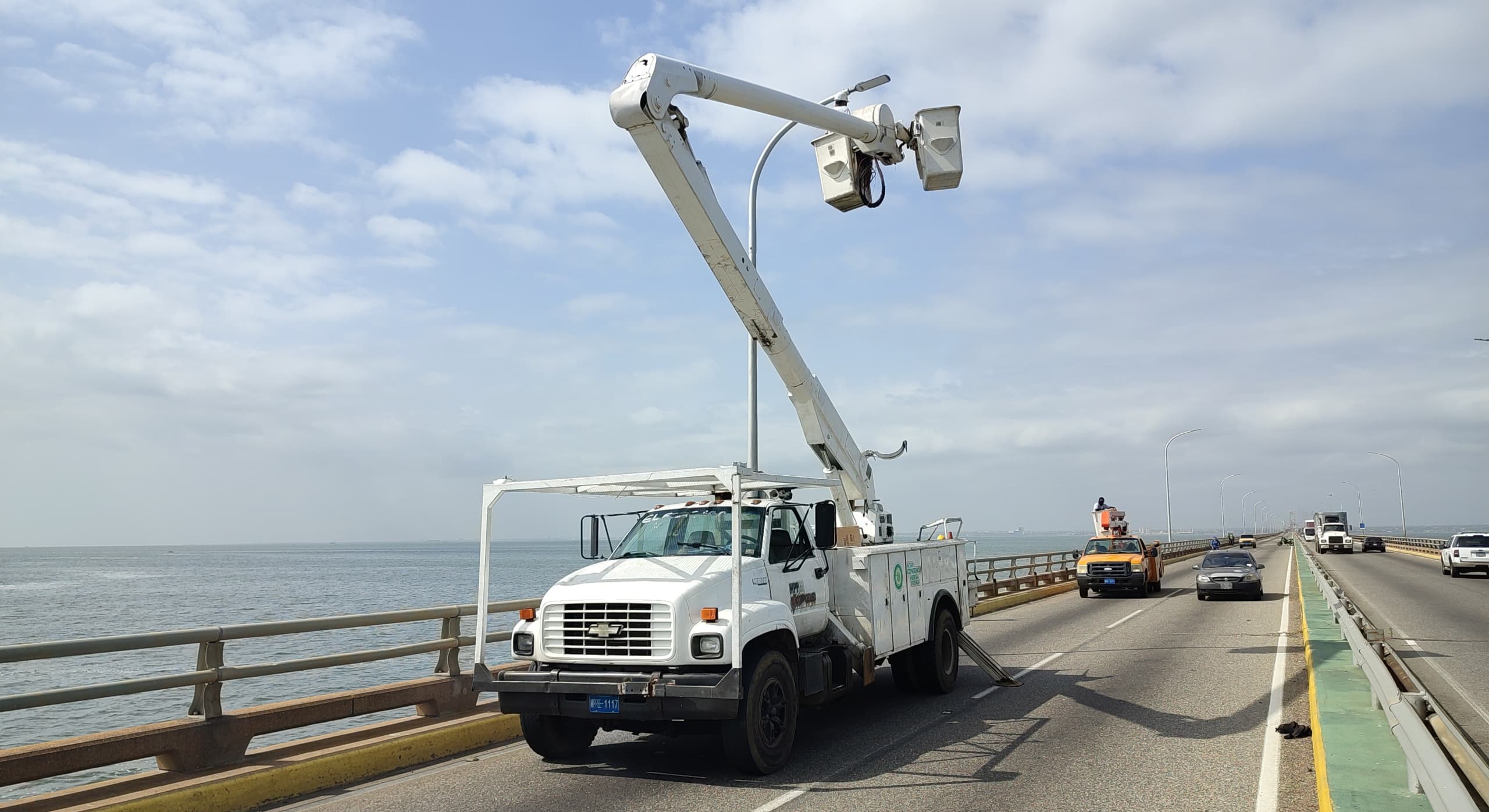Corpoelec Zulia pone clarito el Puente de Maracaibo