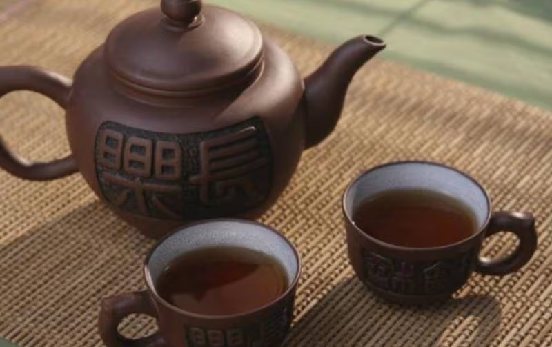 Decapitó a su esposa porque se tardó en prepararle el té