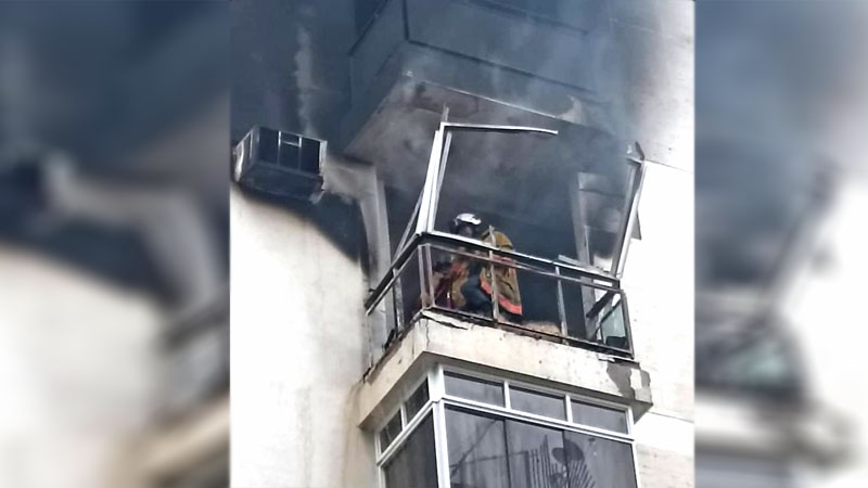 Dos personas fallecidas en incendio en edificio en Los Palos Grandes