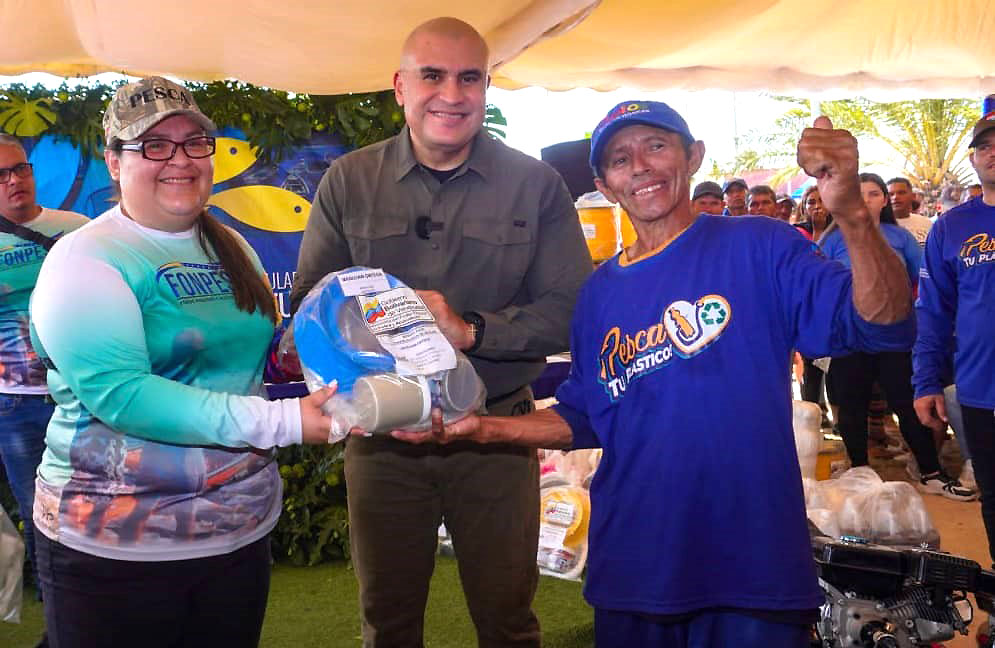 Entregan microfinanciamientos a 588 pescadores del Zulia