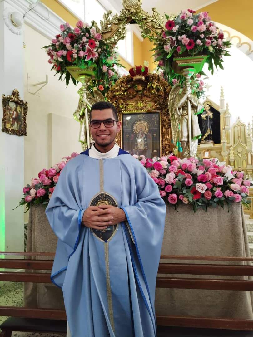 Feligreses de Santa Rita recibirán al Presbítero Robert Nava