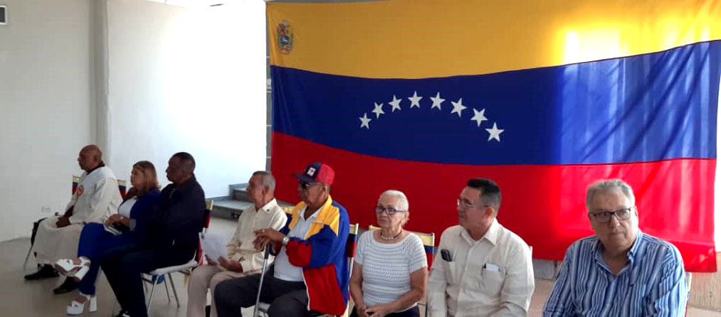 Profesor José Benavides, ofreció unas palabras en representación de Jesús Camacaro, presidente de la Fundación Glorias Deportivas Venezuela/Cabimas
