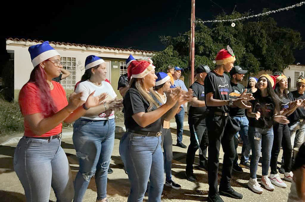 La Navidad Toca tu puerta Santa Rita