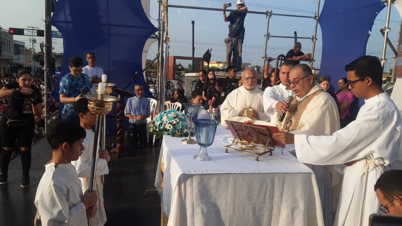 La imagen de San Benito de Palermo, copatrono de la Costa Oriental del Lago (COL), salió a recorrer las calles de Cabimas rumbo a La Rosa Vieja este 27 de diciembre.