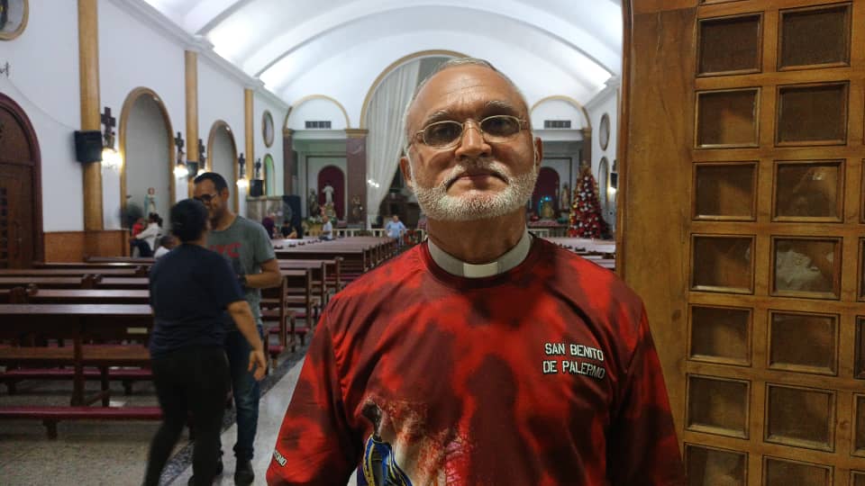 Tras multitudinario recorrido San Benito regresó a la Catedral de Cabimas