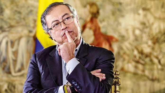 Presidente de Guyana insta a Petro 