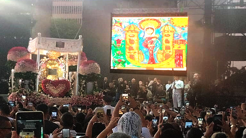 Zulianos Aurora en honor a la Chinita
