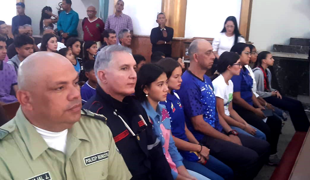 En sesión conjunta honran a más de 90 atletas en Cabimas