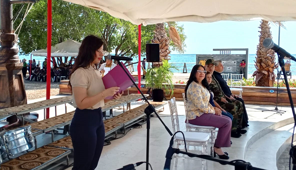 Homenajeados docentes zulianos en el Día del Maestro