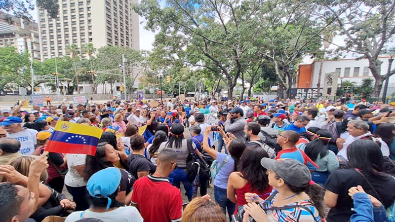 Maestros protestaron en reclamo a mejoras salariales
