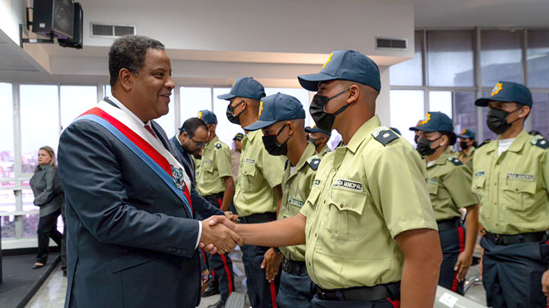 El Instituto Autónomo de Policía de Maracaibo (Polimaracaibo) graduó, este miércoles 17 de enero, a 25 nuevos funcionarios como Técnicos Superiores en Servicio Policial, integrantes de la promoción comisario Rafael Medina Chirinos.