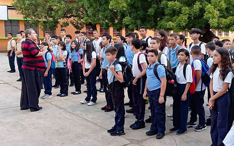 Los estudiantes del estado Zulia regresaron a clases con total éxito desde este lunes 8 de enero de 2024, iniciando el segundo momento pedagógico del período escolar 2023-2024, luego del receso por las fiestas navideñas y de fin de año.