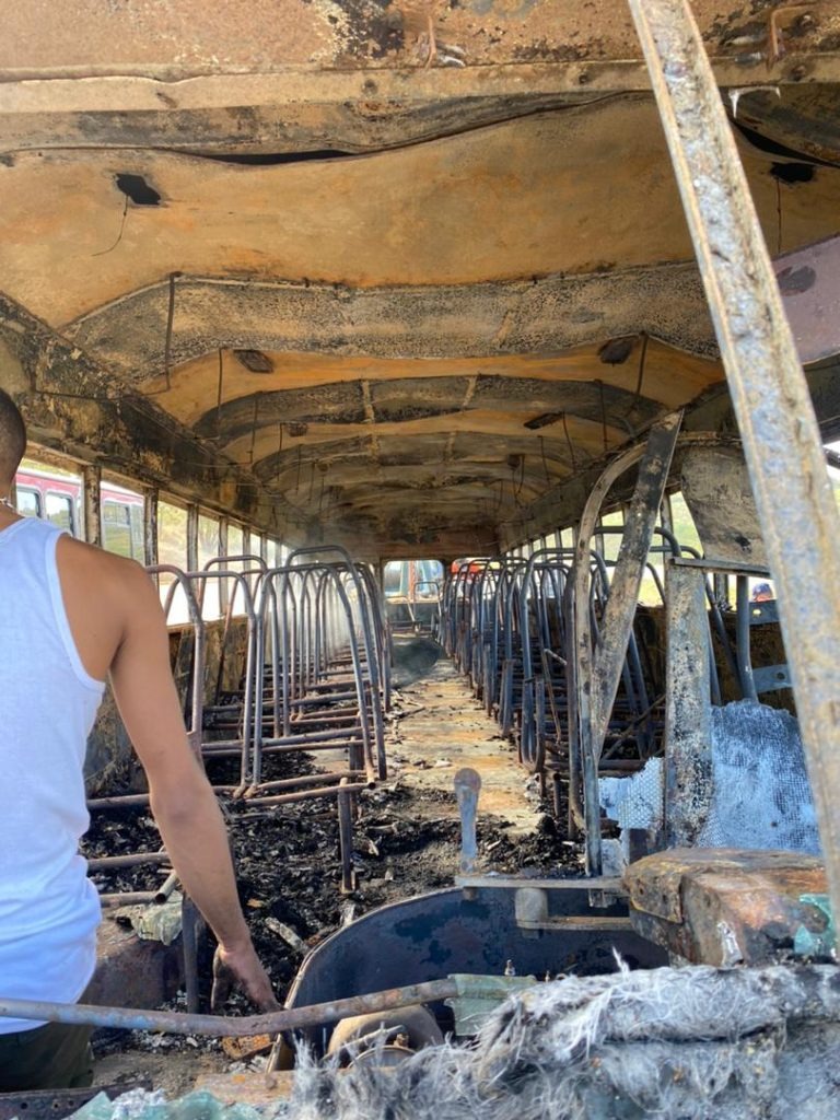 Mueren calcinados dos pasajeros y 10 resultan heridos en Charallave
