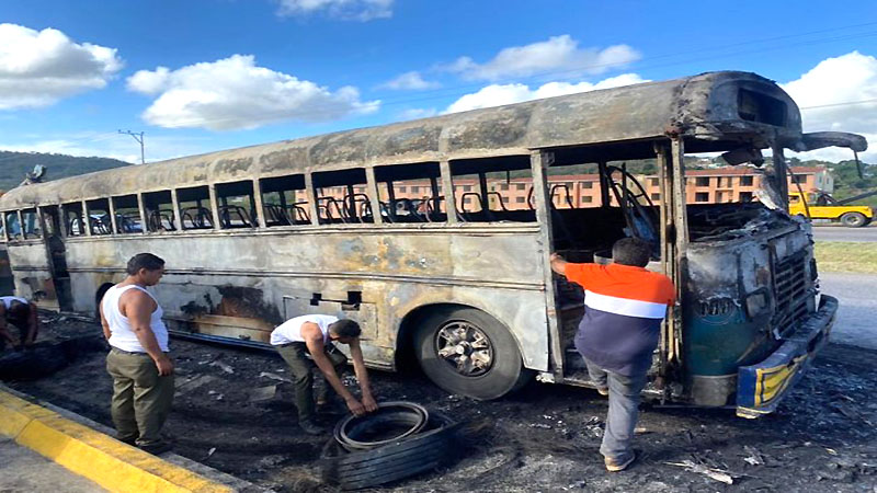 Mueren calcinados dos pasajeros y 10 resultan heridos en Charallave