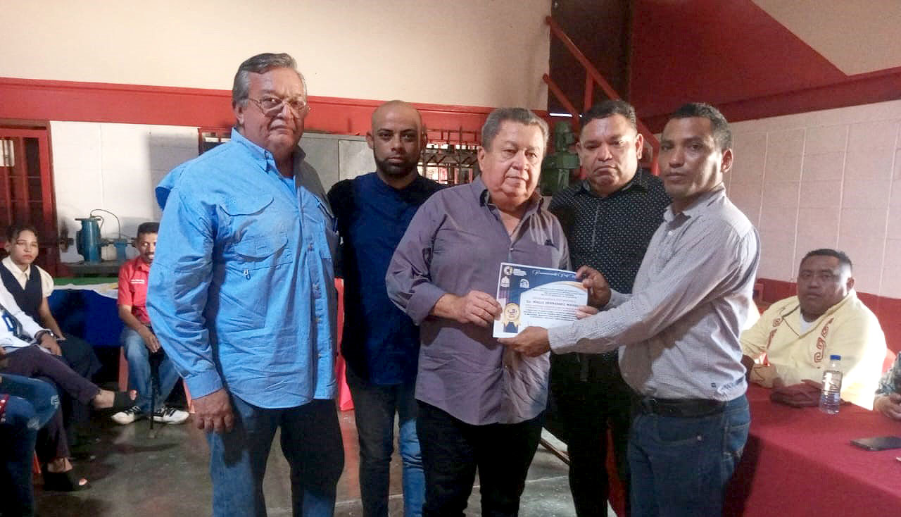 Municipio Miranda honró a los Maestros en su día