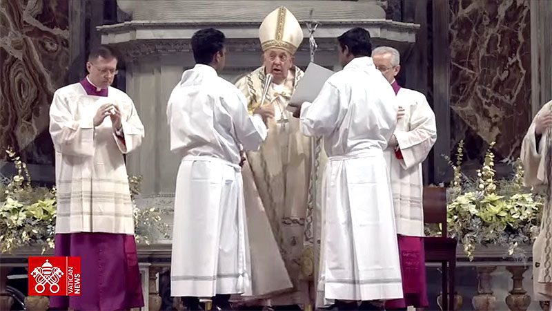 El Papa Francisco invita a confiar el nuevo año a María