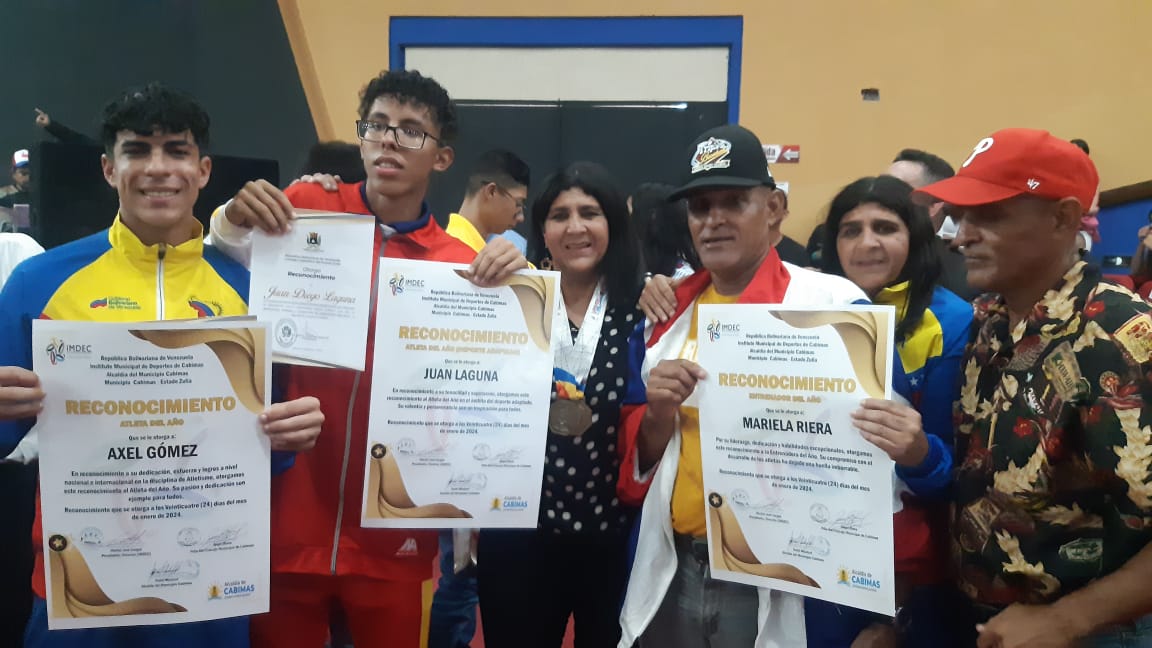 En sesión conjunta honran a más de 90 atletas en Cabimas