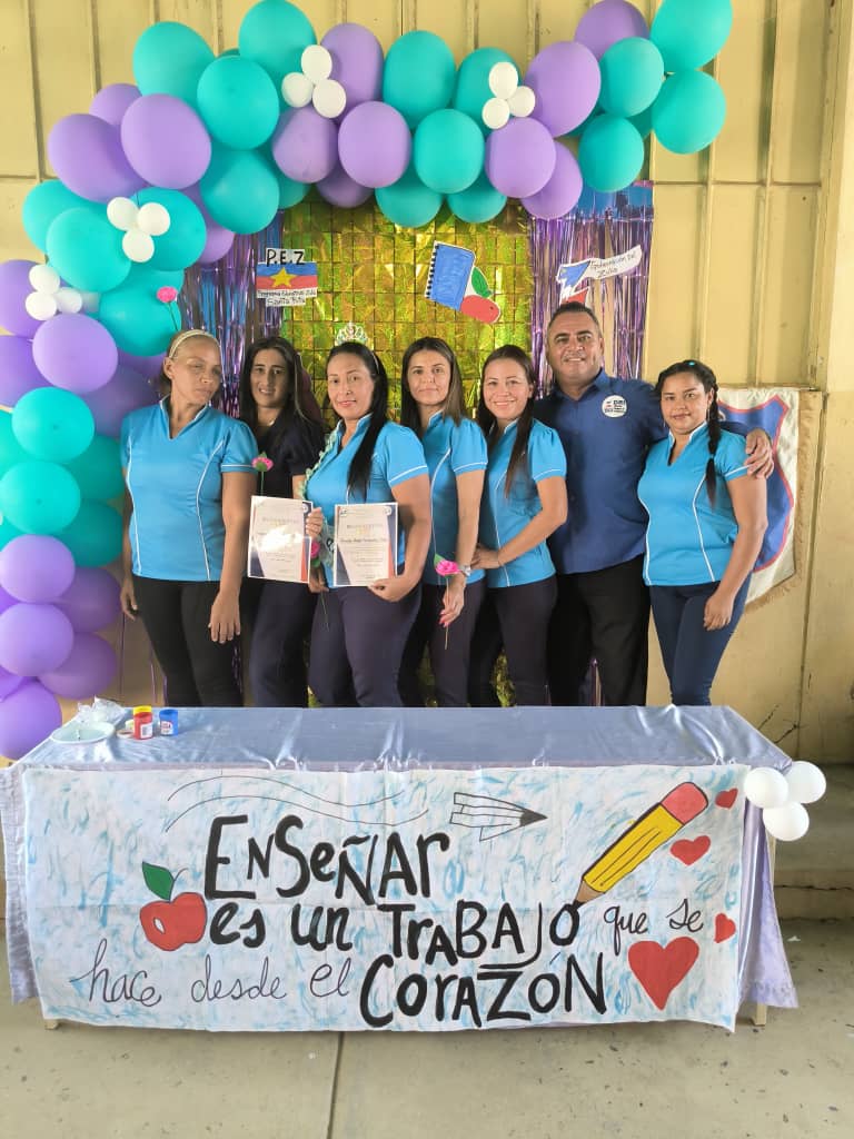En el marco de la celebración del Día del Maestro, se llevó a cabo una amena actividad en las instalaciones de la Escuela Básica Estadal Virgen de Fátima, ubicada en el sector Monte Pio, parroquia El Mene Municipio Santa Rita.