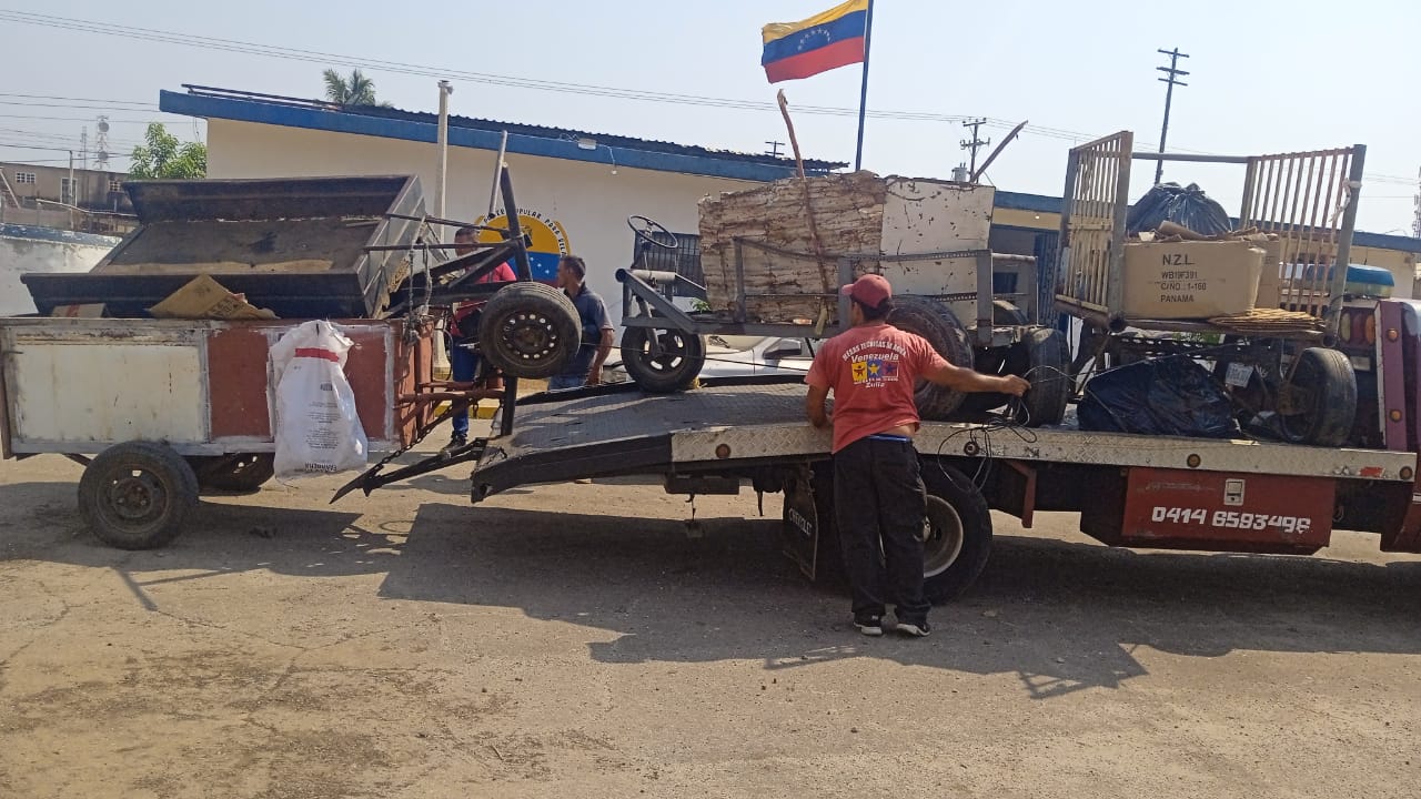 Tras operativo Seguridad Ciudadana retuvo  4 carretas  de basura en Cabimas 