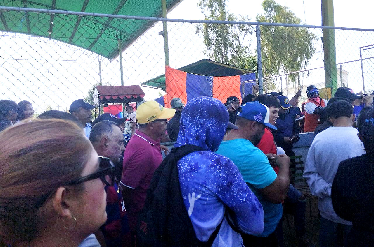 Desalojo a niños jugadores
