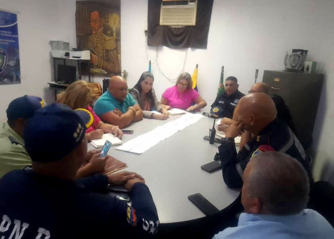 Despliegue de seguridad en desfile
