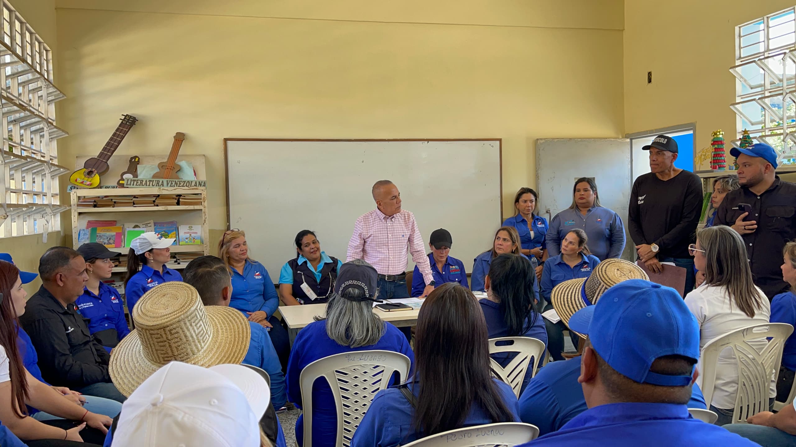 Gobernador en gira por Mara