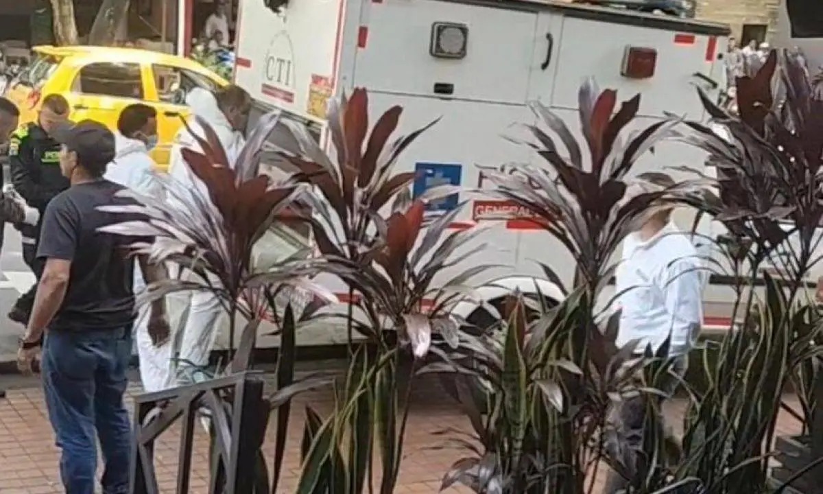 Un turista neerlandés fue hallado muerto por causas todavía desconocidas en la habitación de un hotel de Medellín, la capital del departamento de Antioquia, donde esta semana fallecieron por causas violentas tres estadounidenses, informaron este sábado fuentes de la Policía colombiana.