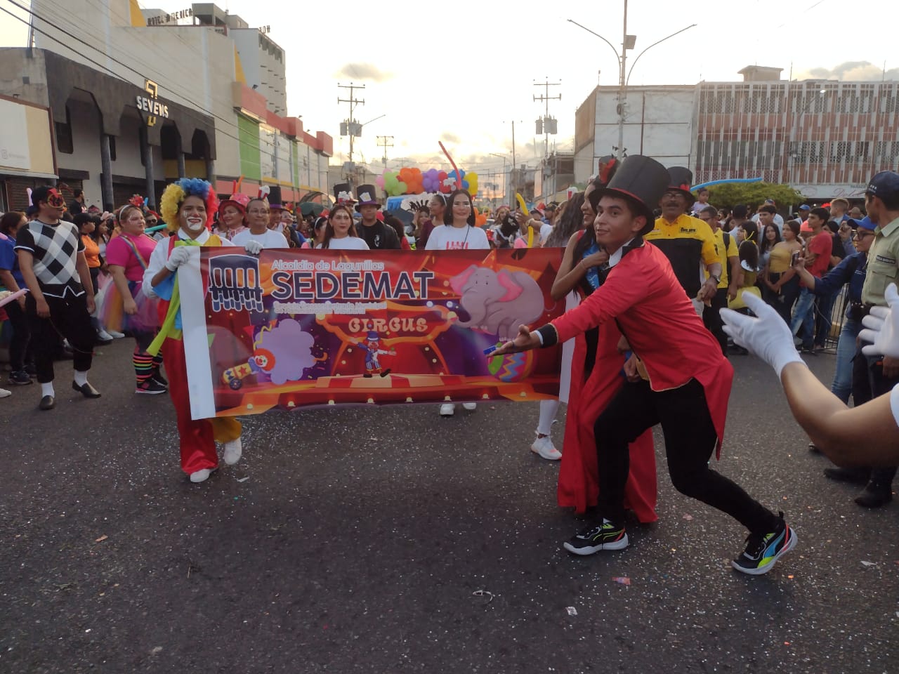 Lagunillas se viste de Carnaval con atractivas comparsas