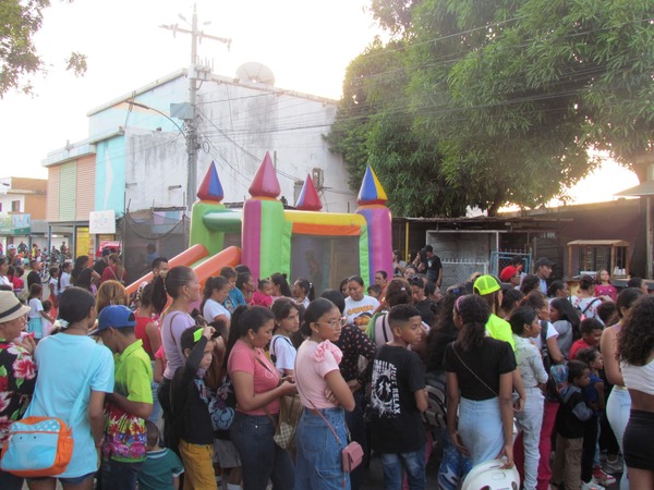 Llenazo total en la celebración del Carnaval 2024 de la Gobernación del Zulia (12)