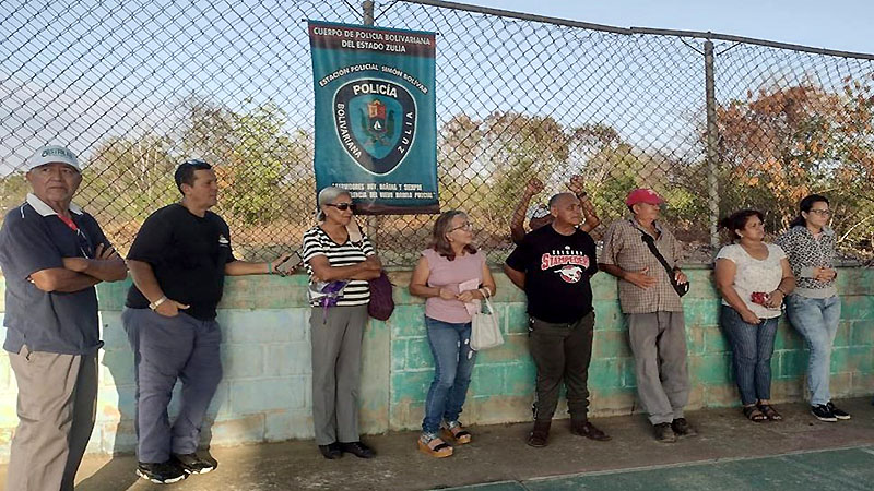 Vecinos de Las Palmas abordaron con la Policía Regional 