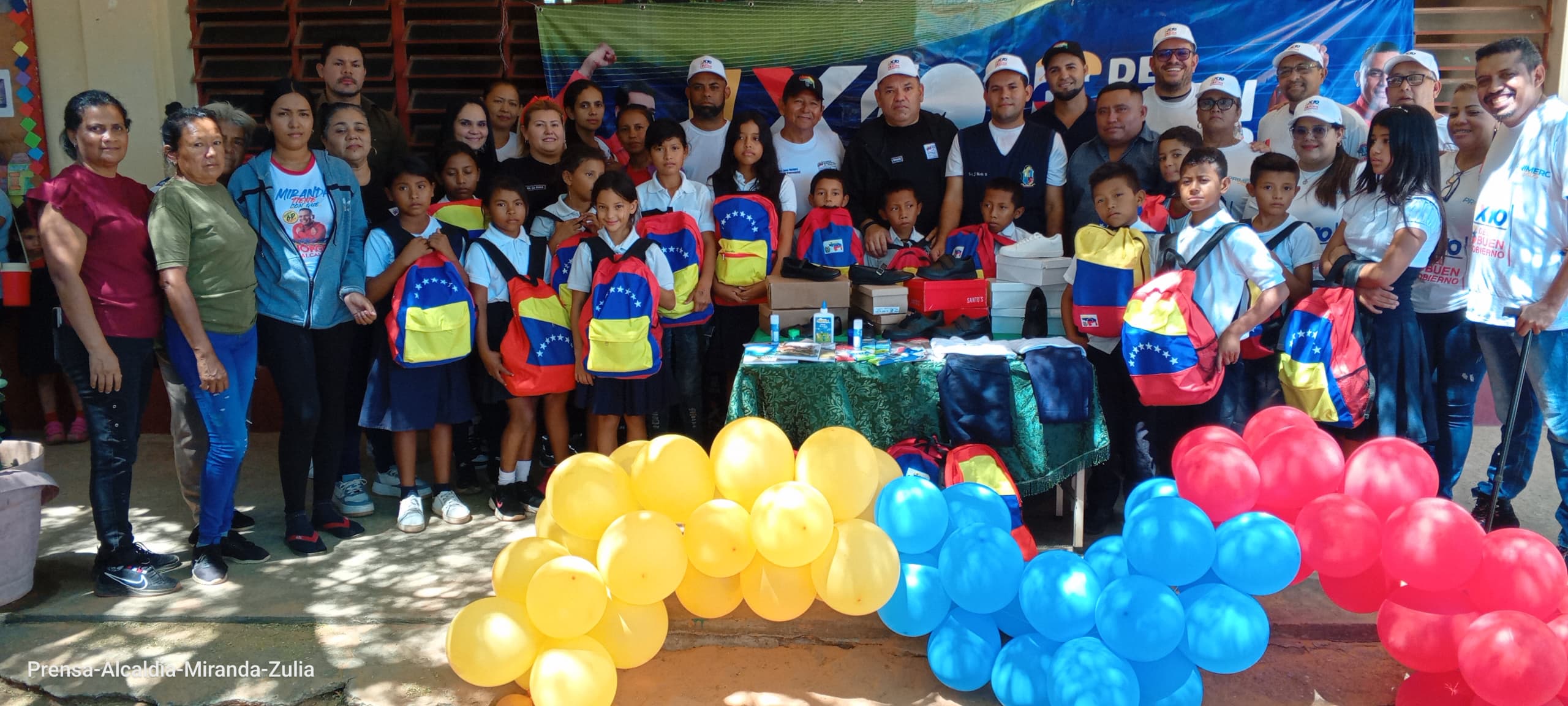 1300 Morrales y uniformes