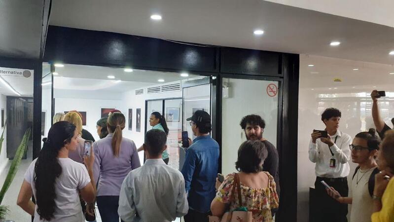 Escuela “Julio Vengoechea” inaugura exposición fotográfica “Omitiendo el Ser” en el Centro de Arte Lía Bermúdez