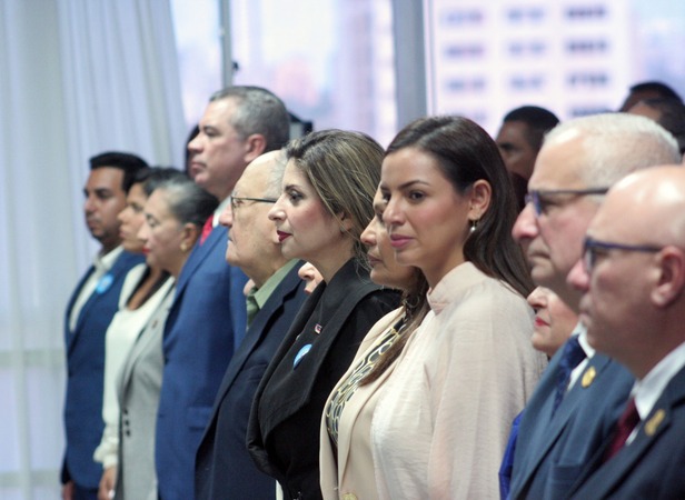 Eveling Trejo de Rosales UNT es una familia que se preocupa por la inclusión y la justicia social (6)