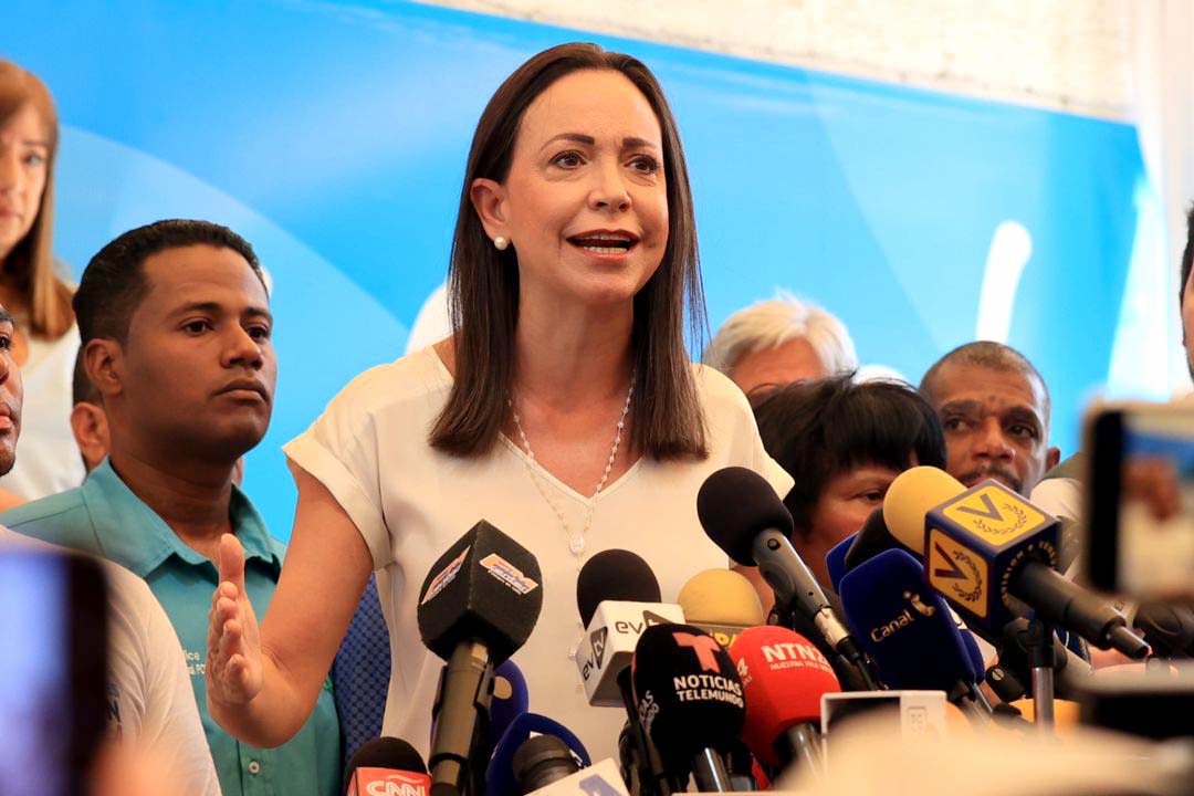 María Corina Machado inscripción de Rosales