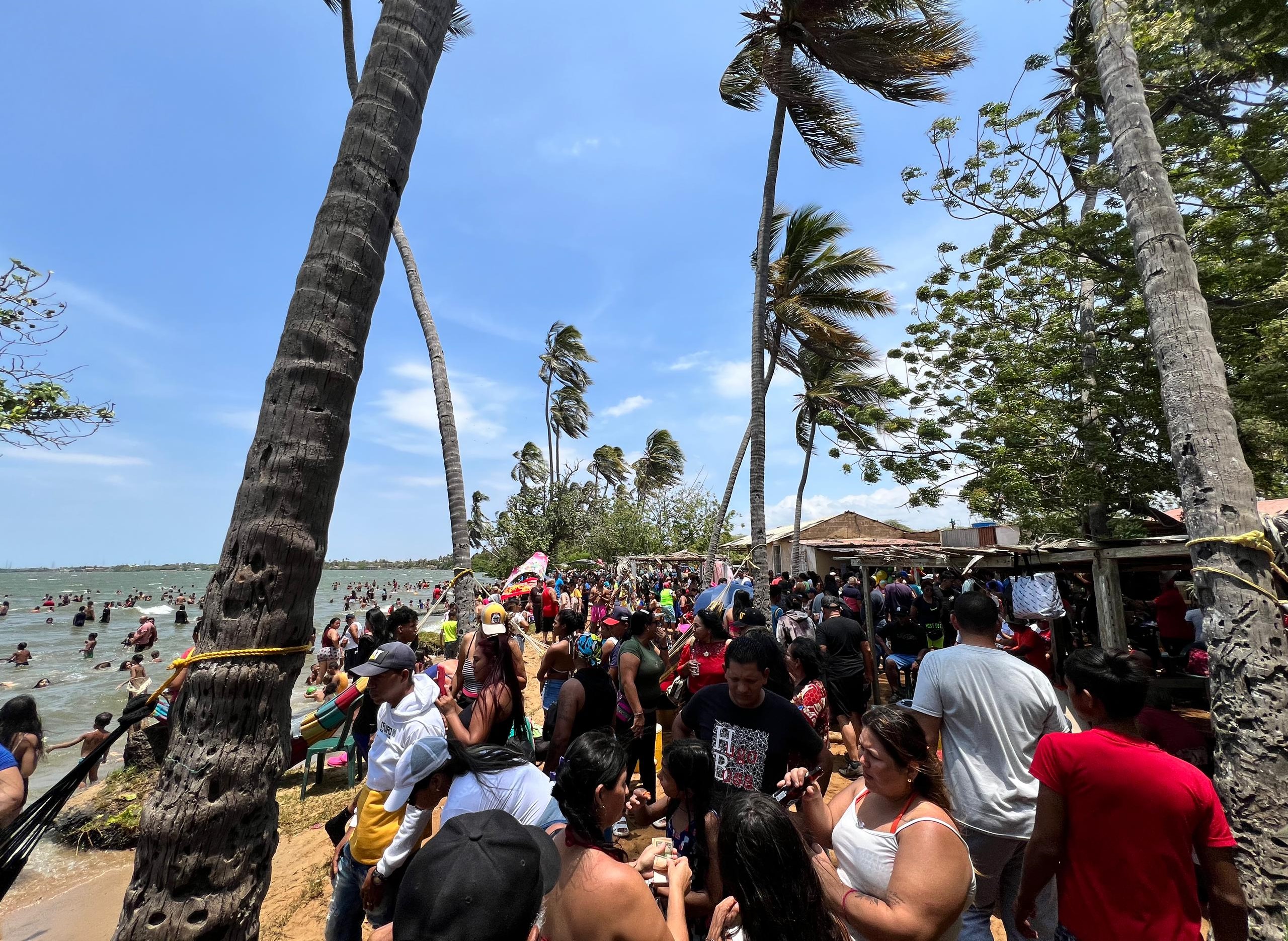 Playas de Santa Rita con masiva visitas esta Semana Santa