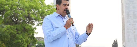 Presidente Maduro advierte sobre planes de guarimbas de la oposición