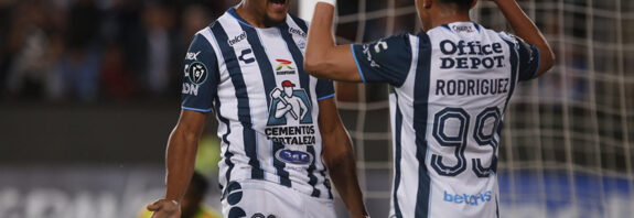 Salomón Rondón lideró goleada del Pachuca con hat trick
