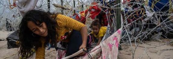 Tribunal Supremo de EEUU da luz verde a Texas para detener y expulsar migrantes