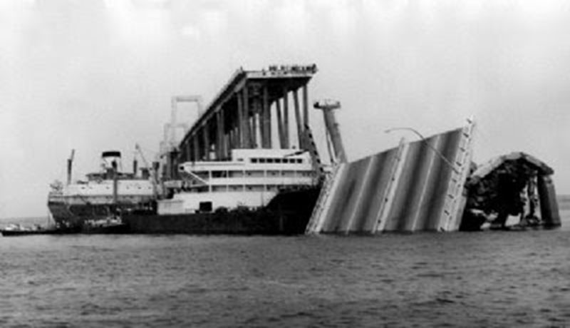Puente sobre el lago de maracaibo 