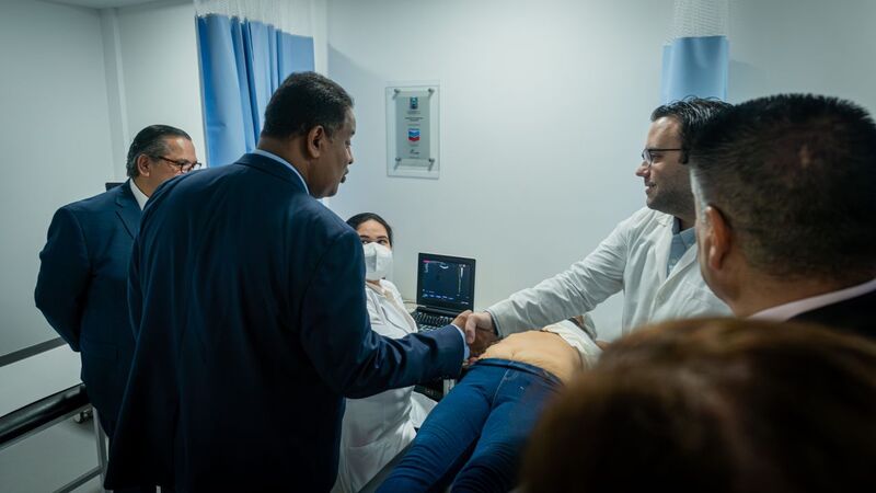 Chevron donó ecógrafo y colposcopio al Centro de Diagnóstico Médico de Maracaibo