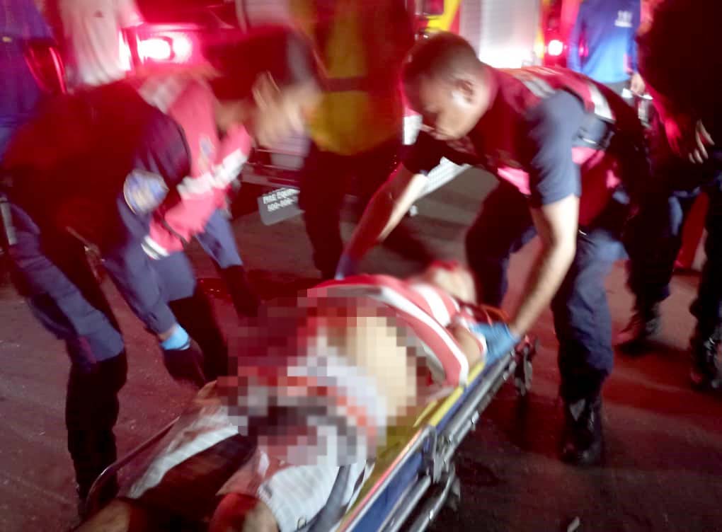 Colisión de motocicleta y vehículo 