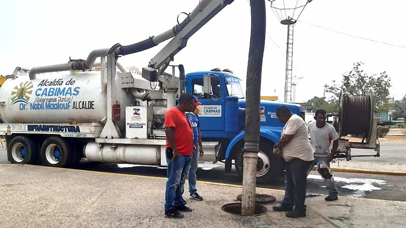 Ejecutan mantenimiento de bocas de visita