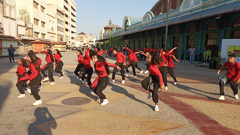 El Centro de Arte Lía Bermudez presenta este jueves “Pinceladas y Ritmo”