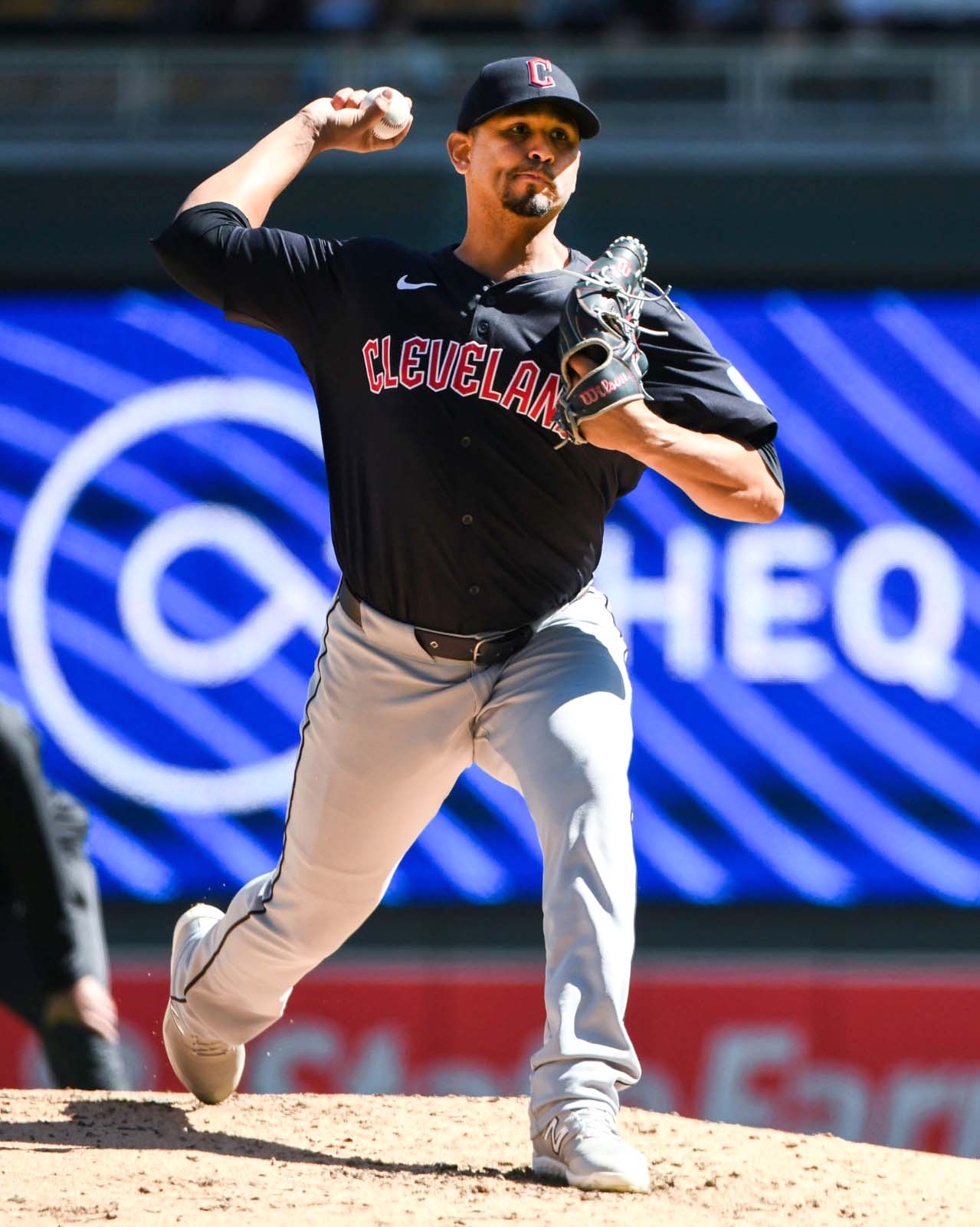 El venezolano lanzó 5.2 innings de dos carreras en el Fenway Park