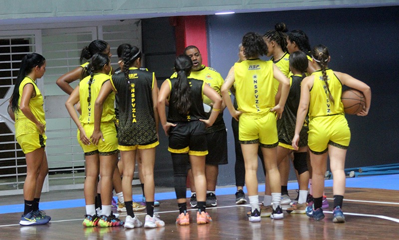 Gaiteras del Zulia entrena en su casa